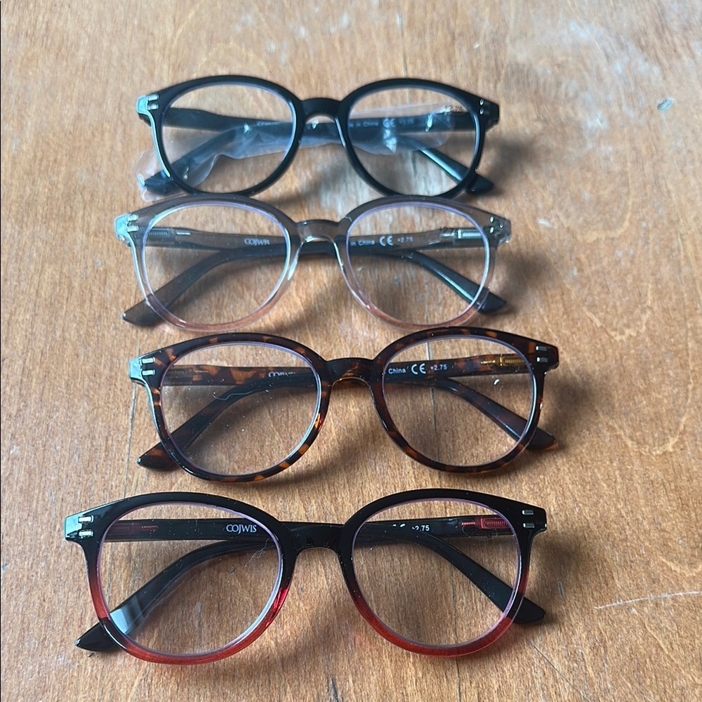 Stylish Eyeglasses Set in Black and Brown